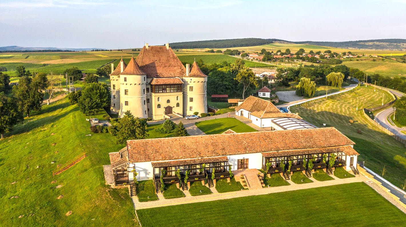 Castelul Guthman-Valenta, Olthévíz, Romania, Romania